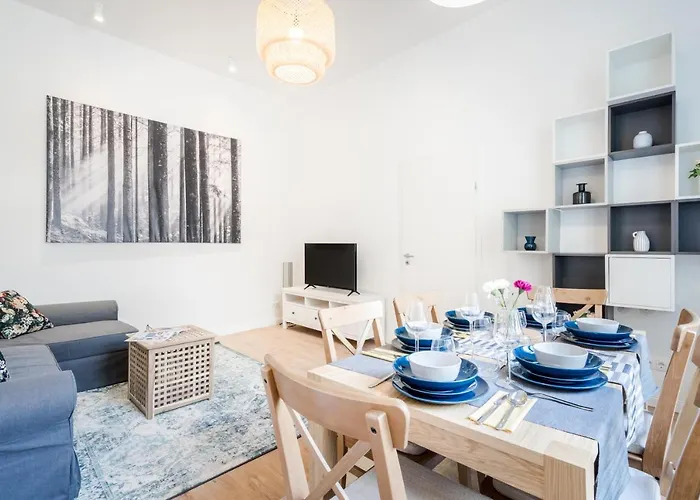Bpr Blooming Design With A/c Apartment *