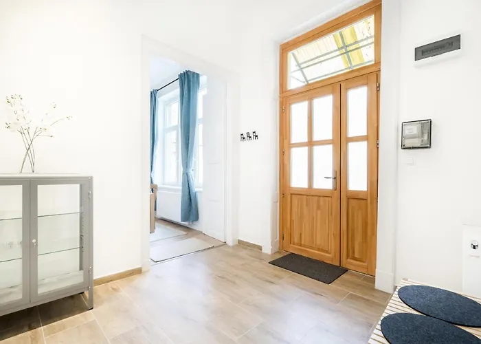 Bpr Blooming Design With A/c شقة