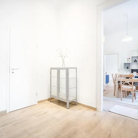 Apartman Bpr Blooming Design With A/c