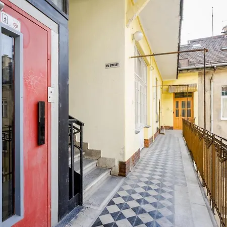 Bpr Blooming Design With A/c * Budapest