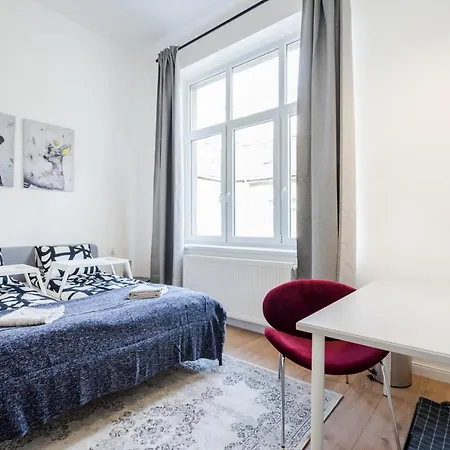 Apartman Bpr Blooming Design With A/c