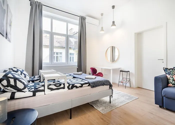Bpr Blooming Design With A/c Apartament